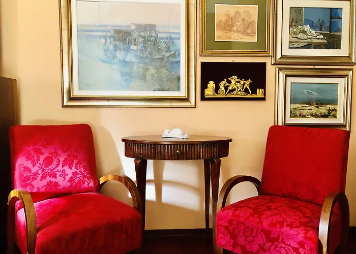 Opera Deluxe Bed & Breakfast