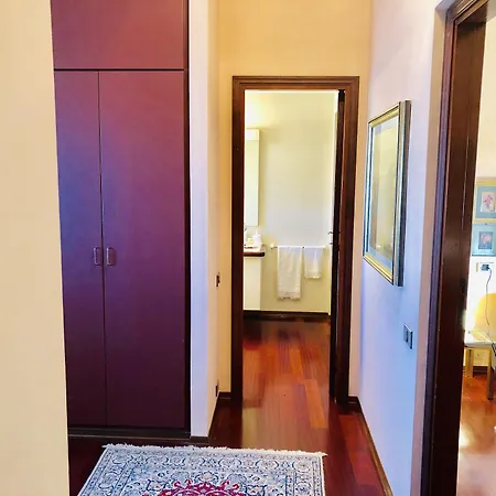 Bed & Breakfast Opera Deluxe 4*