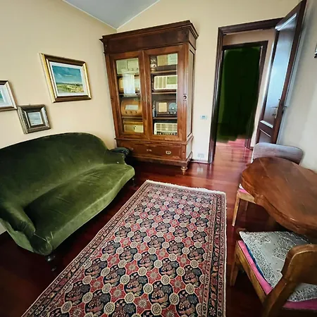 Opera Deluxe B&B 4*