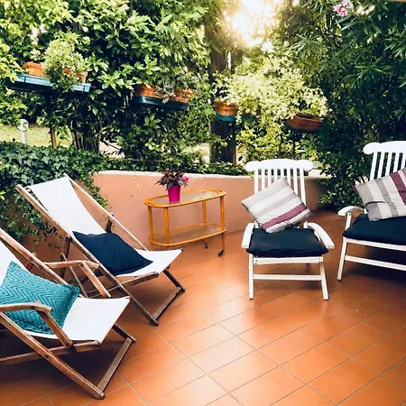 Opera Deluxe Alojamento de Acomodação e Pequeno-almoço 4*
