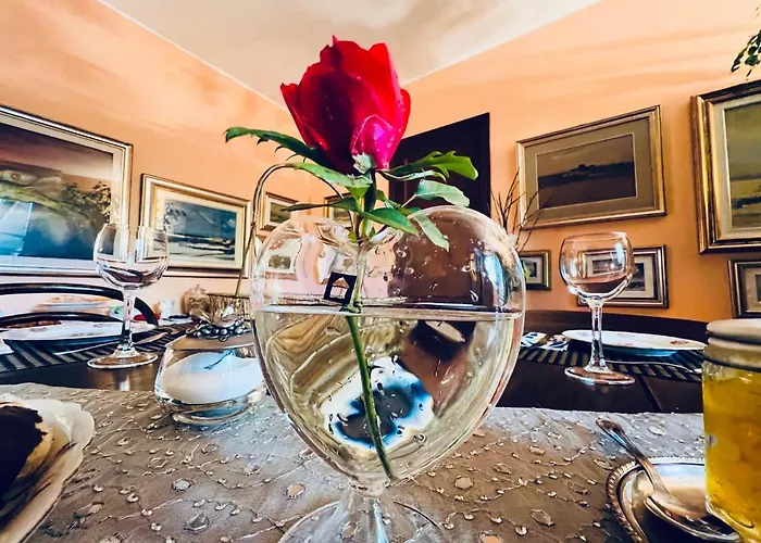 Opera Deluxe Bed & Breakfast 4*