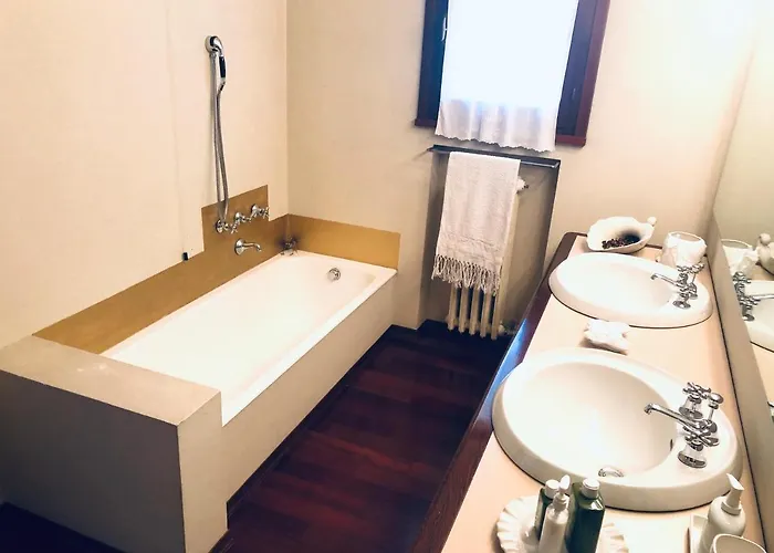 Opera Deluxe B&B 라벤나