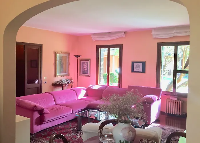 Opera Deluxe B&B 4*