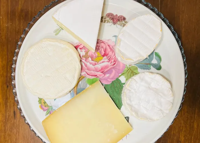 Opera Deluxe Bed & Breakfast 4*